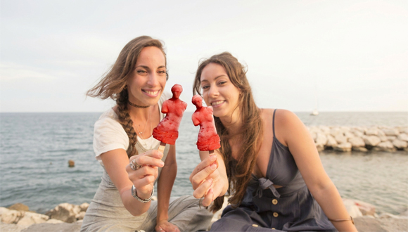 Mujeres con helados